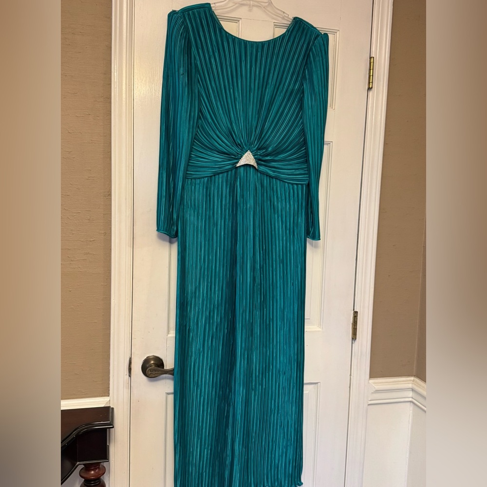 Elegant Teal Pleated Dress